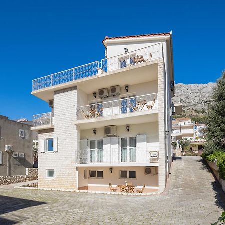 אומיס Sunshine Suites מראה חיצוני תמונה