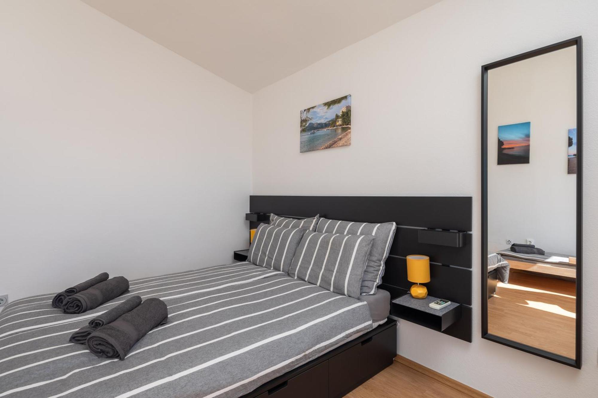 אומיס Sunshine Suites מראה חיצוני תמונה
