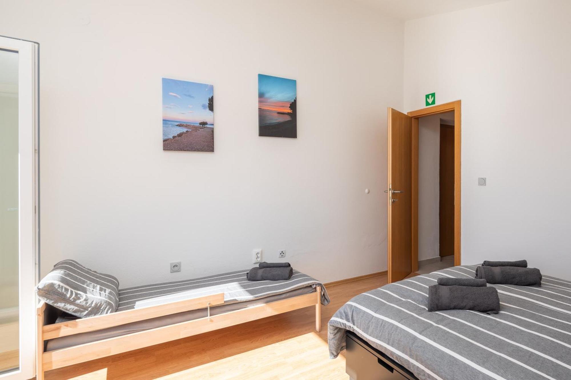 אומיס Sunshine Suites מראה חיצוני תמונה