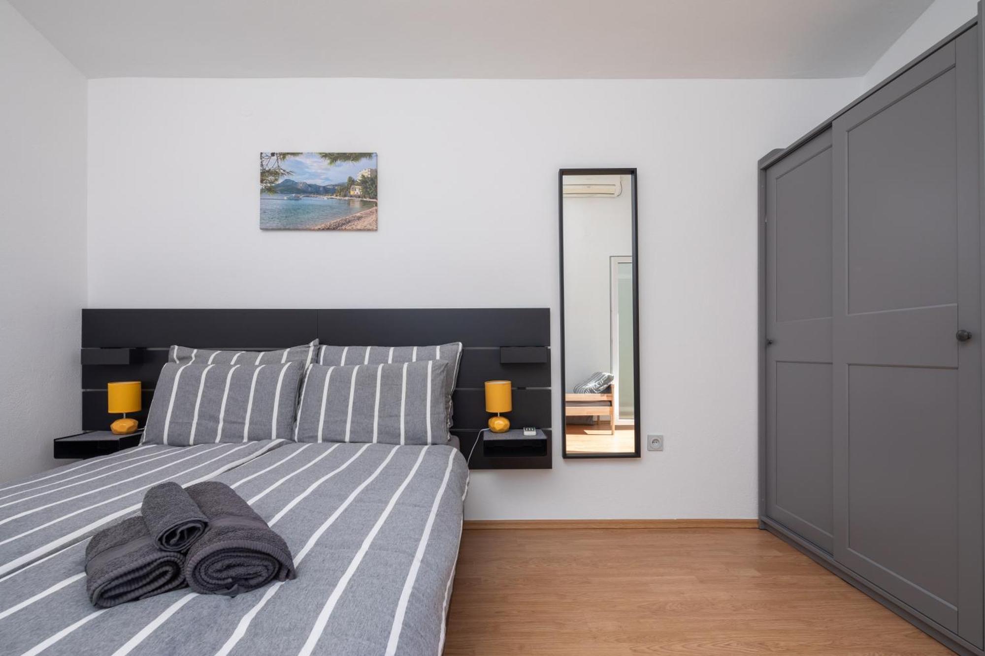 אומיס Sunshine Suites מראה חיצוני תמונה