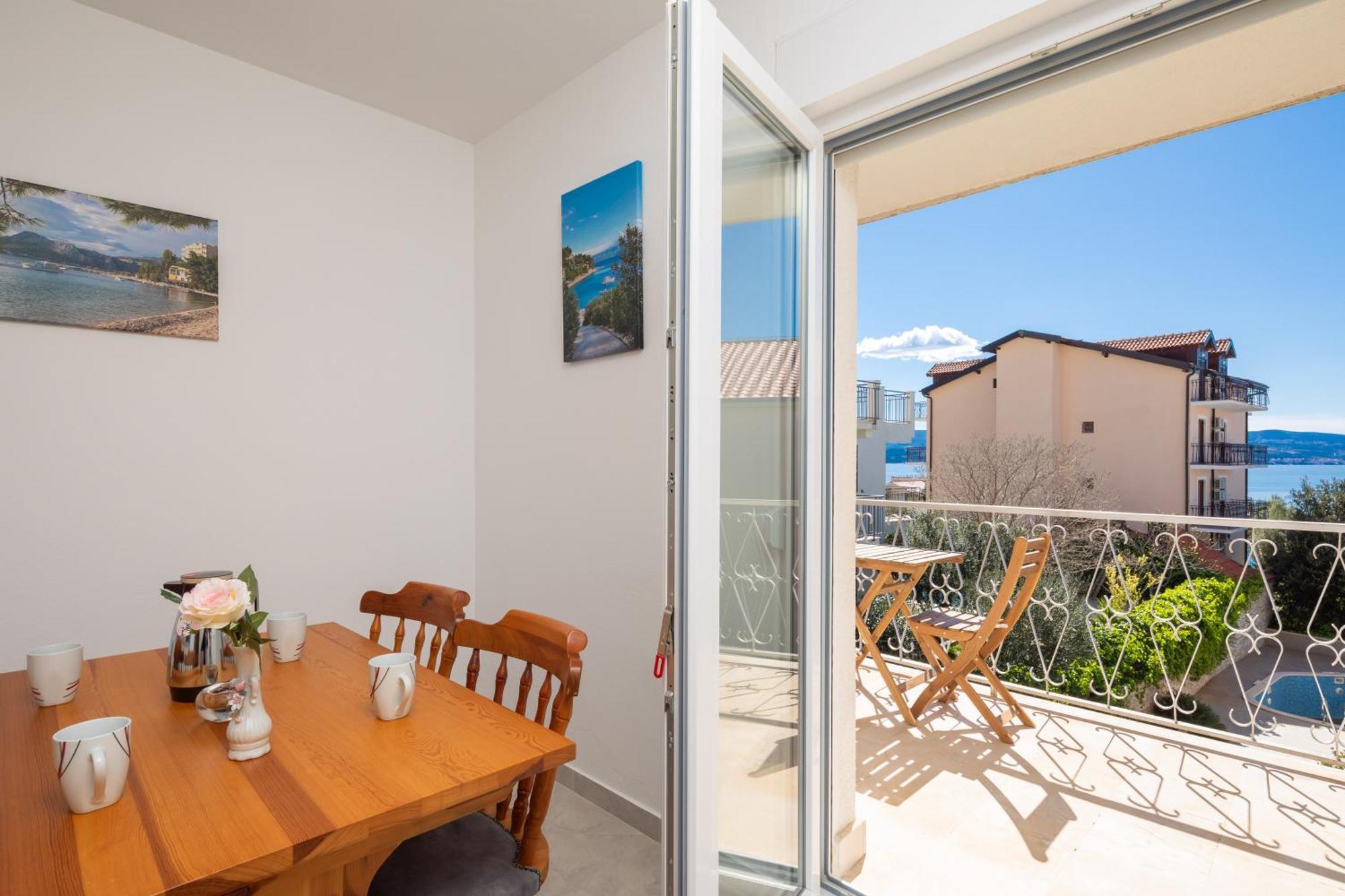 אומיס Sunshine Suites מראה חיצוני תמונה