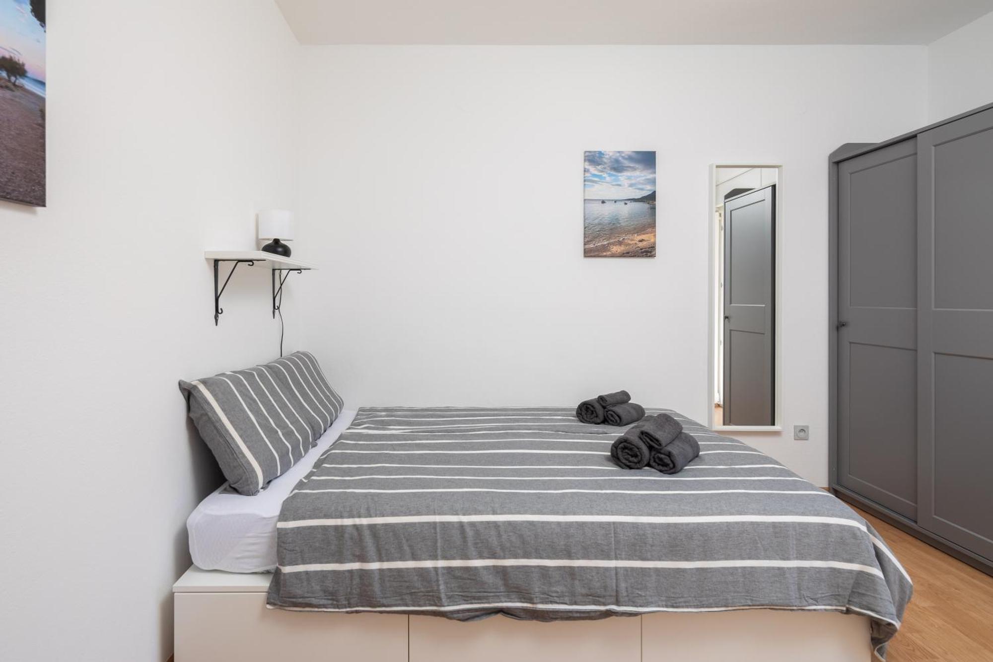 אומיס Sunshine Suites מראה חיצוני תמונה