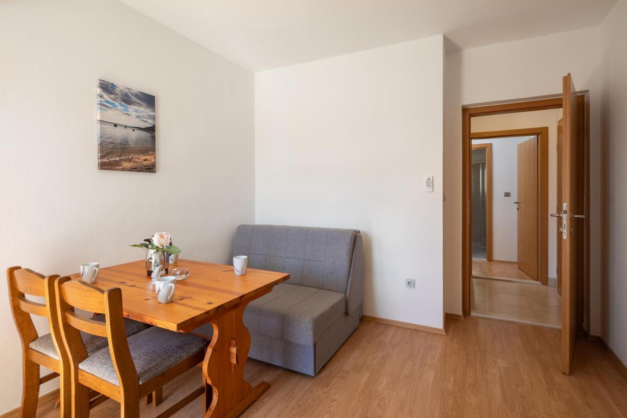 אומיס Sunshine Suites מראה חיצוני תמונה