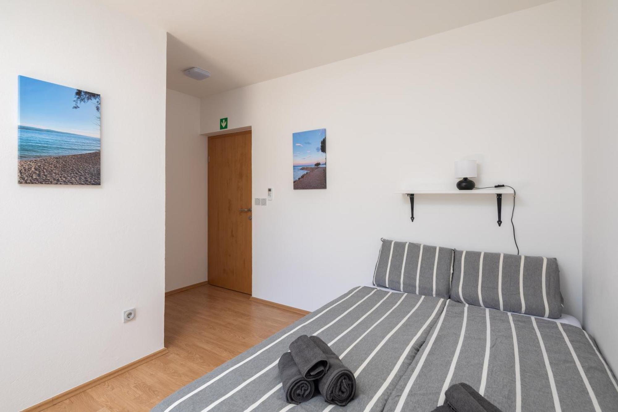 אומיס Sunshine Suites מראה חיצוני תמונה