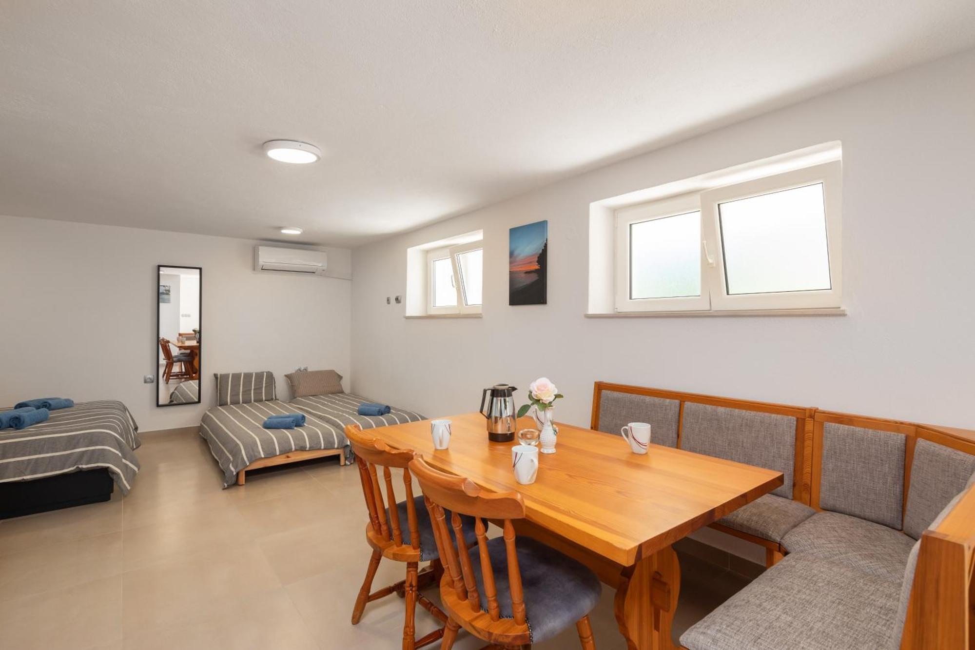 אומיס Sunshine Suites מראה חיצוני תמונה