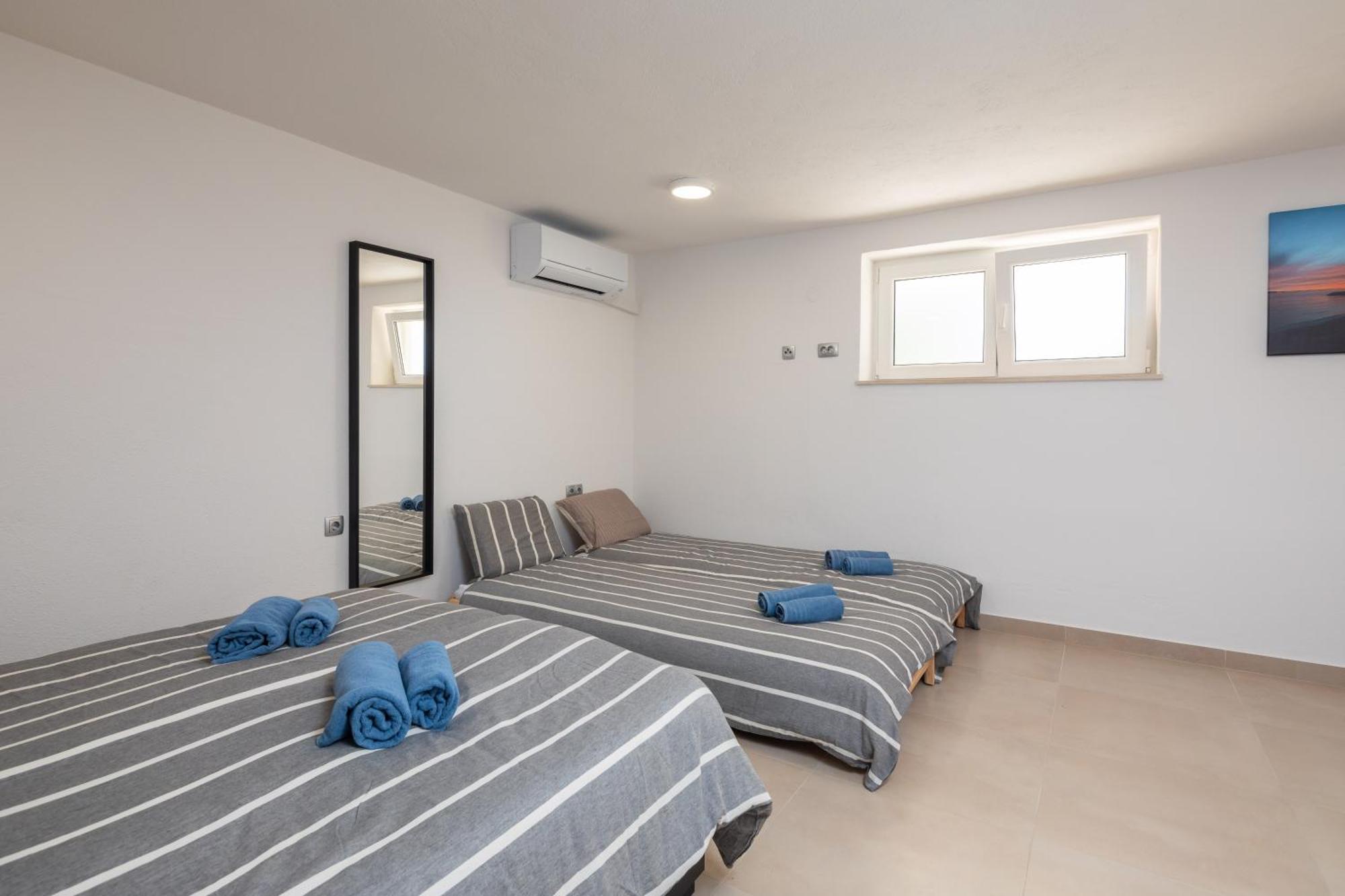 אומיס Sunshine Suites מראה חיצוני תמונה